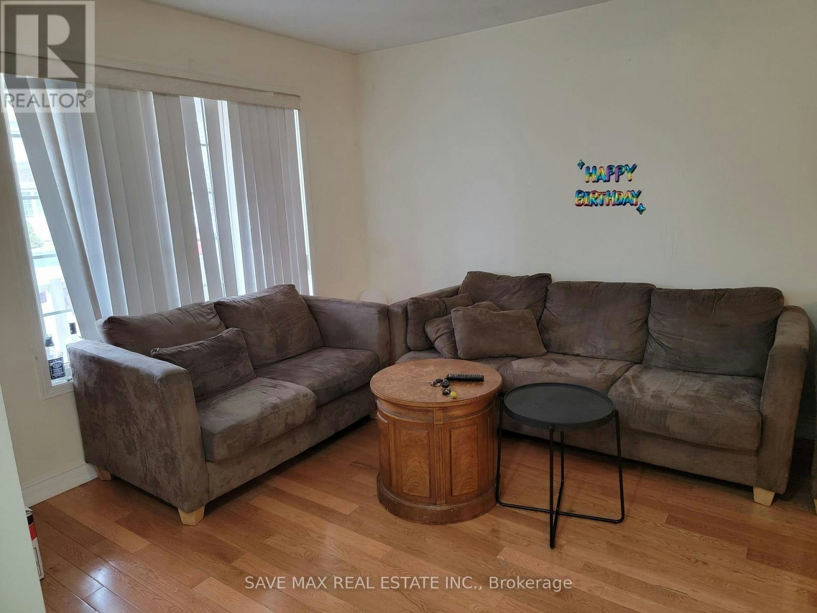 7 Junction Crescent, Brampton, ON, L7A 2G6 - 2