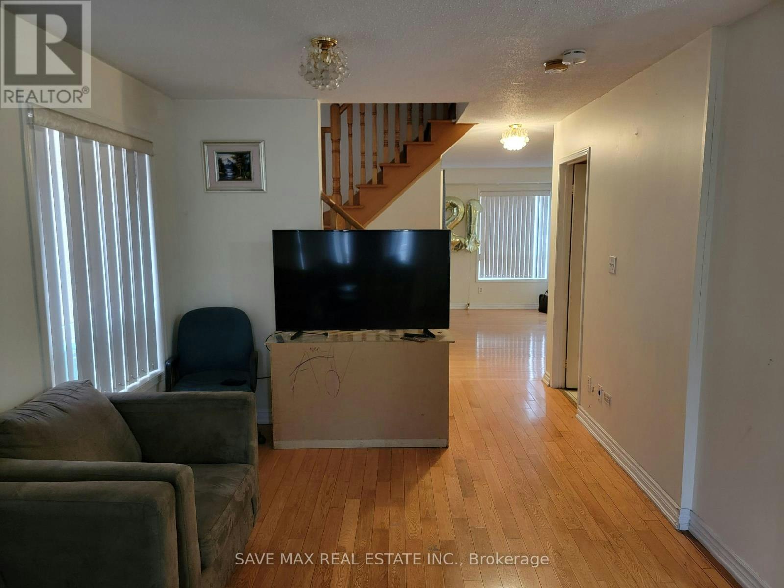 7 Junction Crescent, Brampton, ON, L7A 2G6 - 4