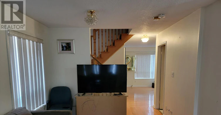 7 Junction Crescent, Brampton, ON, L7A 2G6 - 4