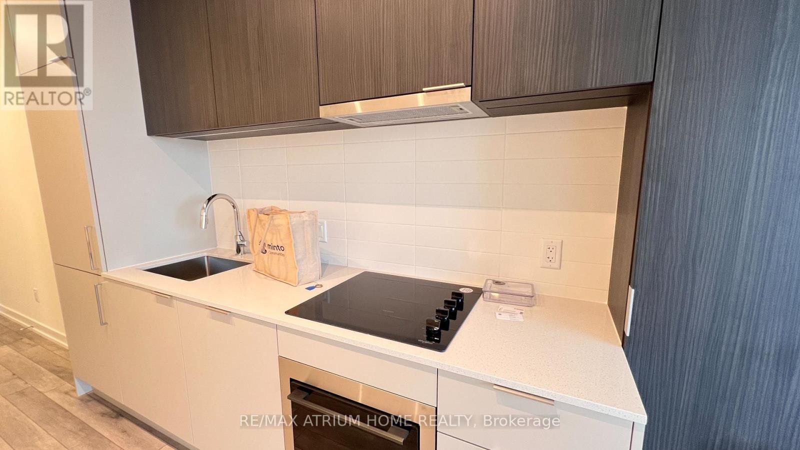 4705-89 Church Street, Toronto, ON, M5C 2G3 - 9