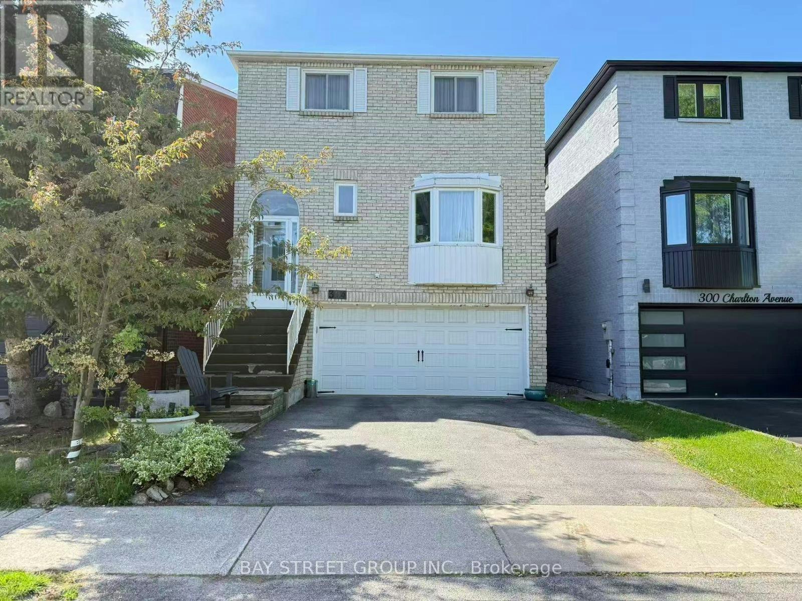 304 Charlton Avenue, Vaughan, ON, L4J 6H4