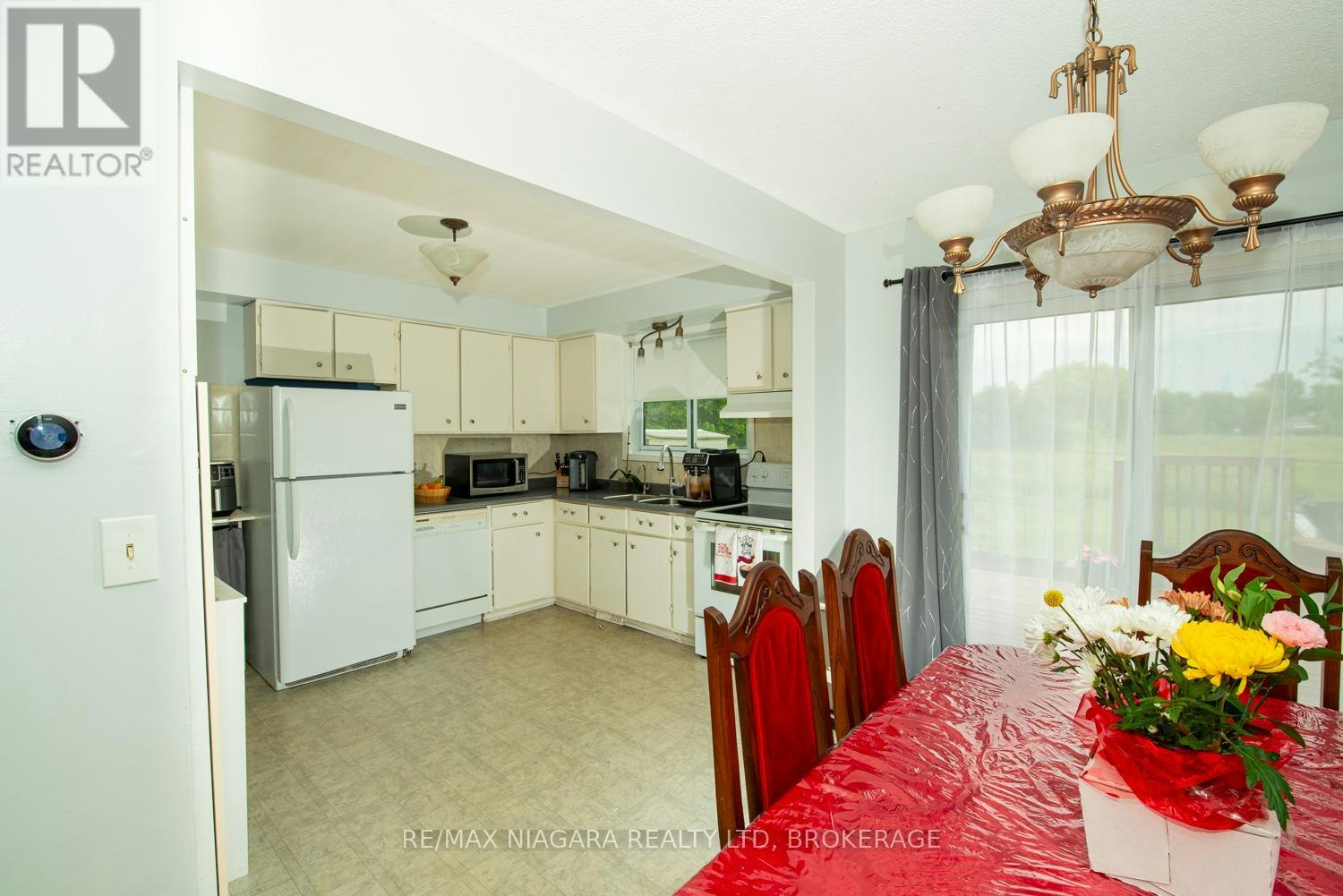 47 Elmvale Crescent, Port Colborne, ON, L3K 5X1 - 4