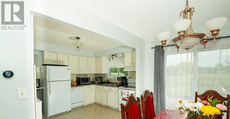 47 Elmvale Crescent, Port Colborne, ON, L3K 5X1 - 4