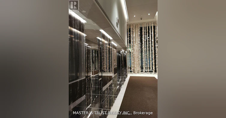1005-138 Downes Street, Toronto, ON, M5E 0E4 - 3