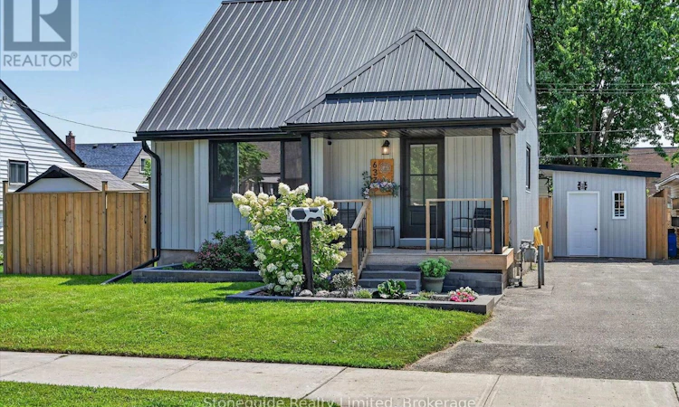 637 Mckellar Street