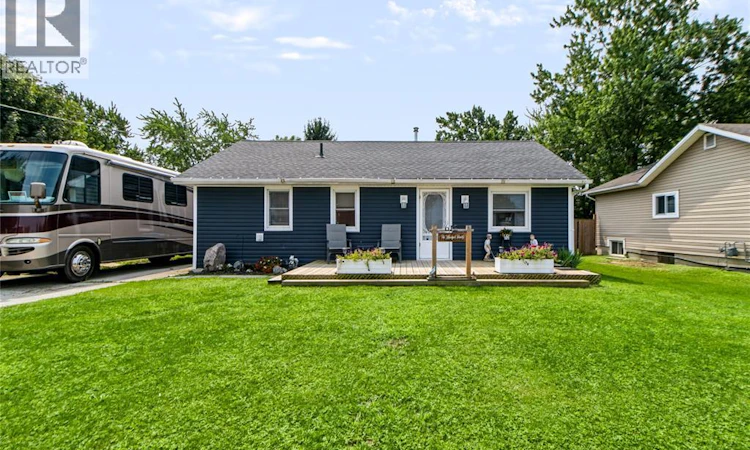 612 Simcoe Street