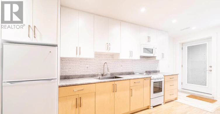 BASEMENT-49B East Drive, Toronto, ON, M6N 2N8 - 4