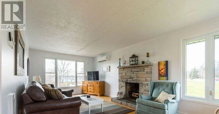 UPPER-239 Dundas Street W, Belleville, ON, K8P 1A9 - 5