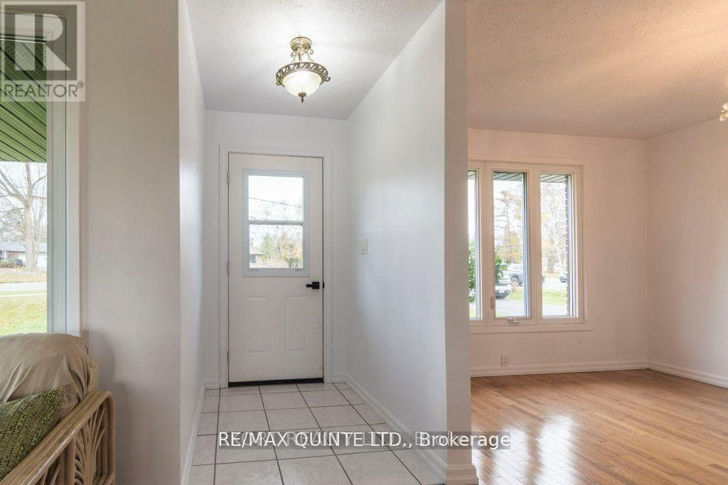 UPPER-239 Dundas Street W, Belleville, ON, K8P 1A9 - 4