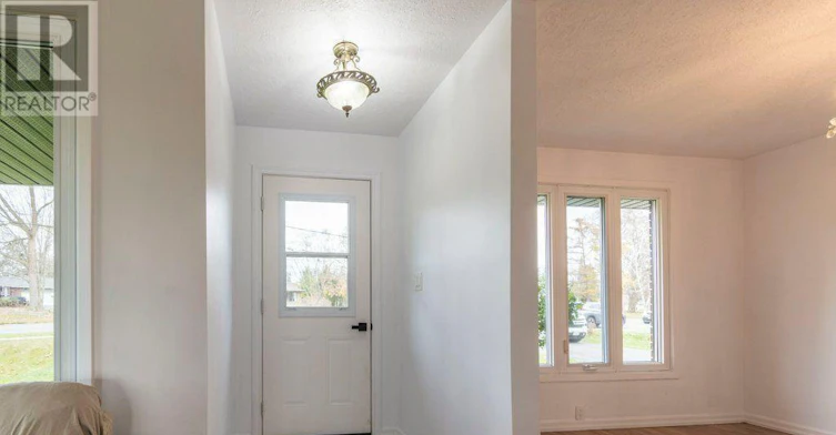 UPPER-239 Dundas Street W, Belleville, ON, K8P 1A9 - 4