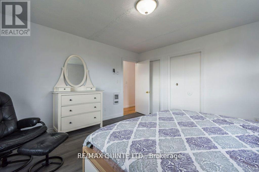 UPPER-239 Dundas Street W, Belleville, ON, K8P 1A9 - 12