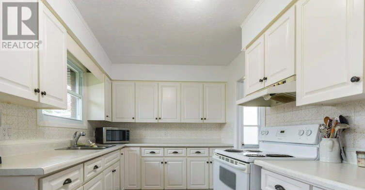UPPER-239 Dundas Street W, Belleville, ON, K8P 1A9 - 9