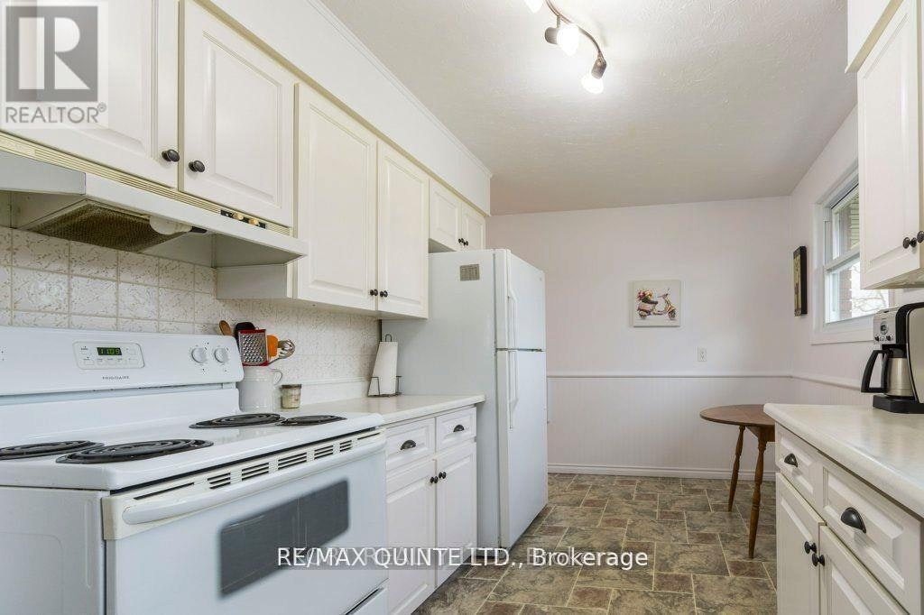 UPPER-239 Dundas Street W, Belleville, ON, K8P 1A9 - 10