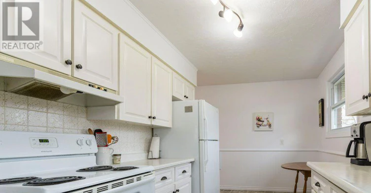 UPPER-239 Dundas Street W, Belleville, ON, K8P 1A9 - 10