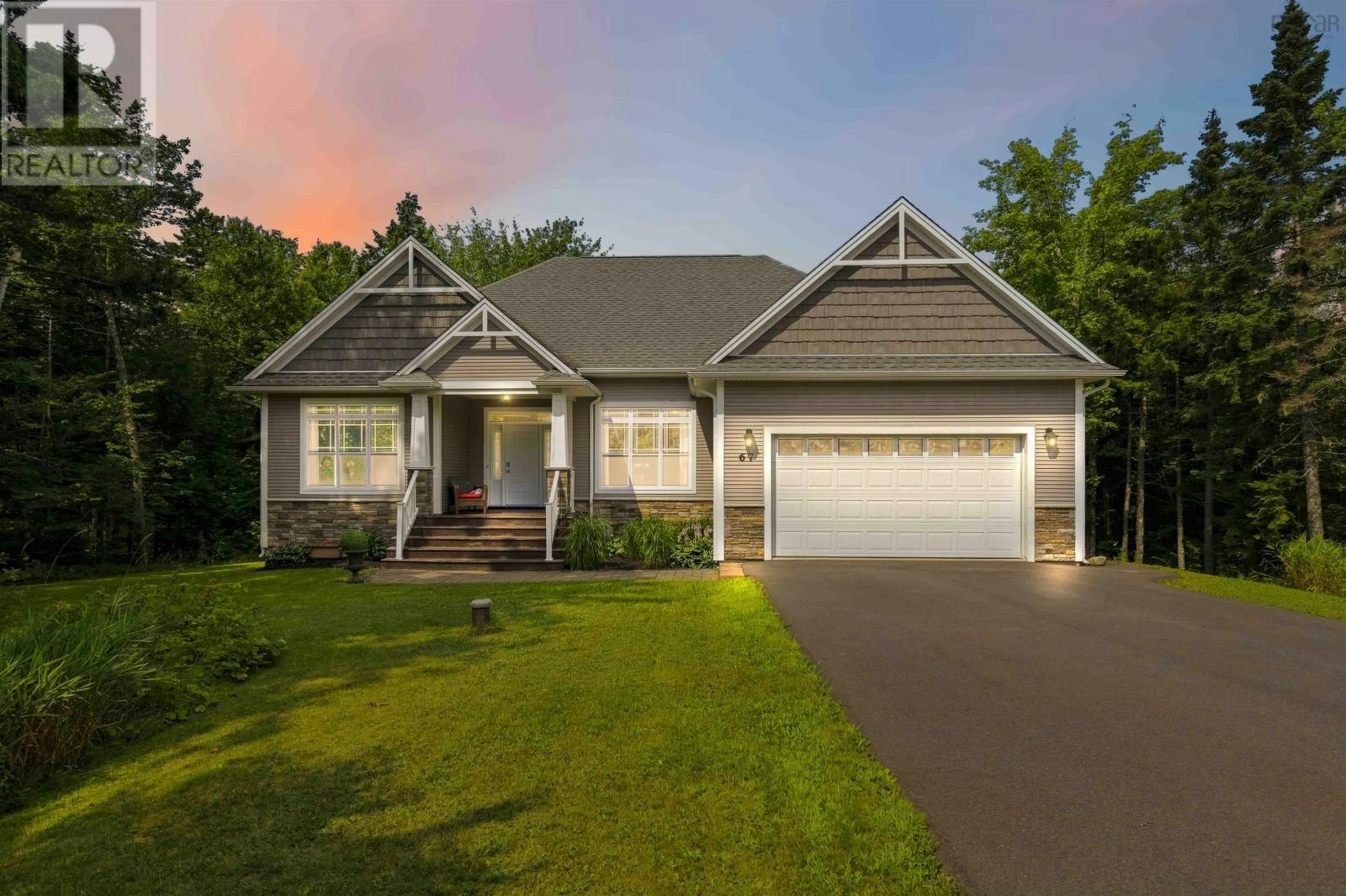 67 Glencairn Avenue, Fall River, NS, B2T 0G8