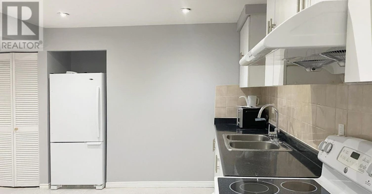 84 Adrian Crescent, Markham, ON, L3P 7A6 - 4