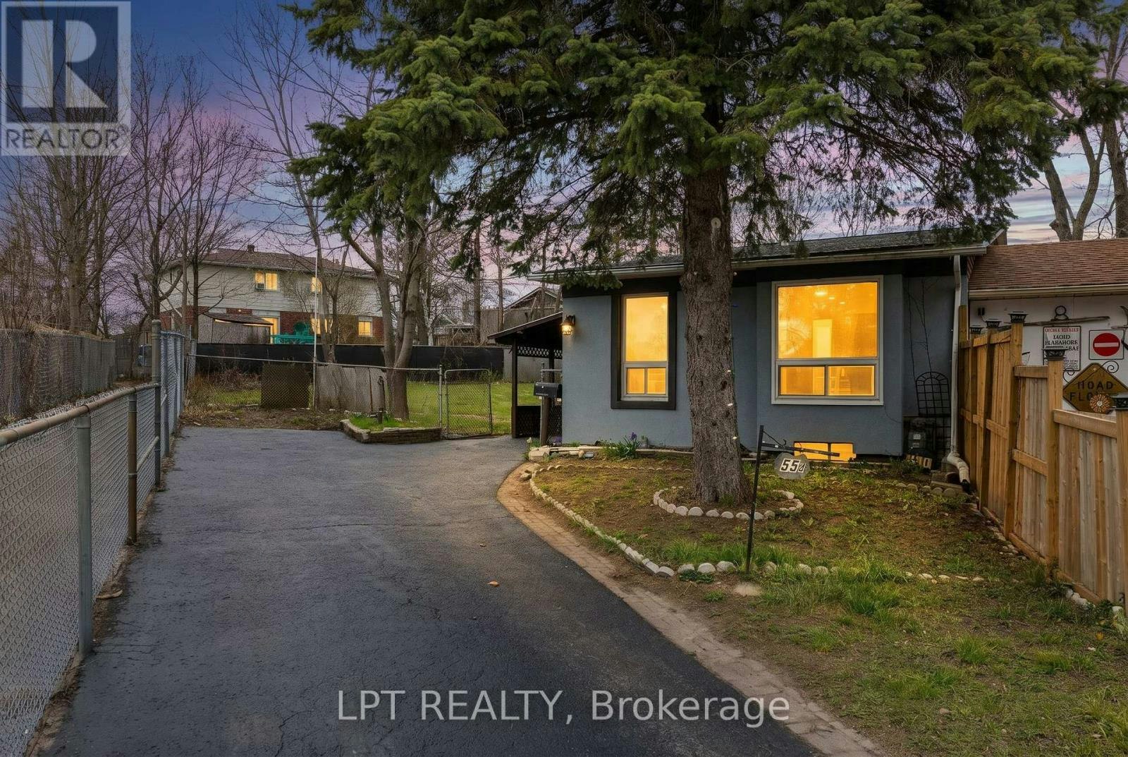 55H Chaucer Crescent, Barrie, ON, L4N 4T8