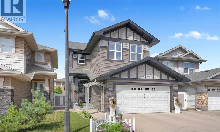 5471 Universal Crescent