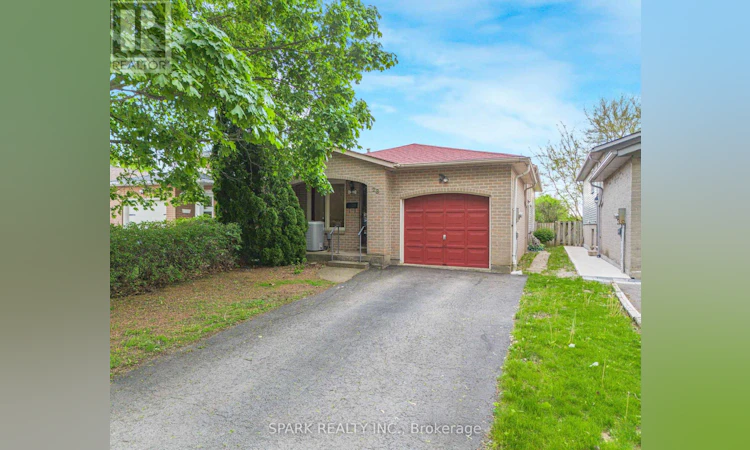 28 Lampman Crescent