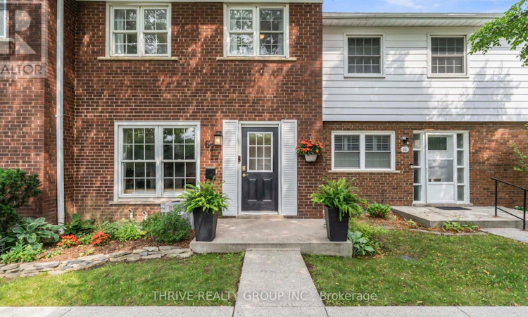 67-1220 Royal York Road