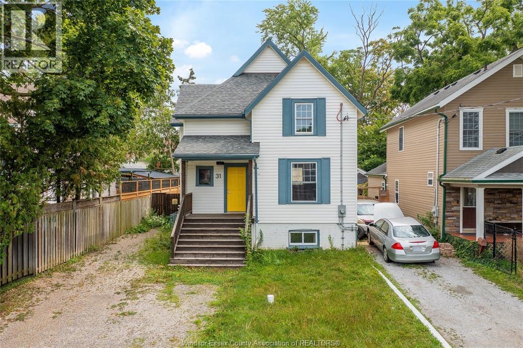 31 Adelaide Street N, Chatham-Kent, ON, N7M 4K2