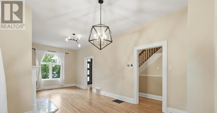 284 Crichton Street, Ottawa, ON, K1M 1W4 - 9
