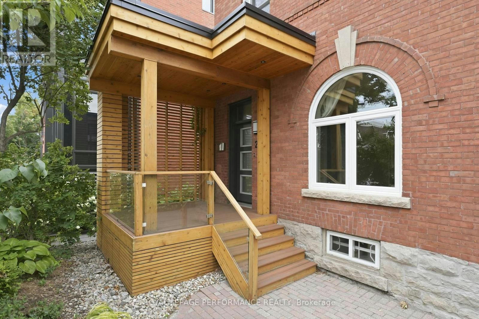 284 Crichton Street, Ottawa, ON, K1M 1W4 - 2