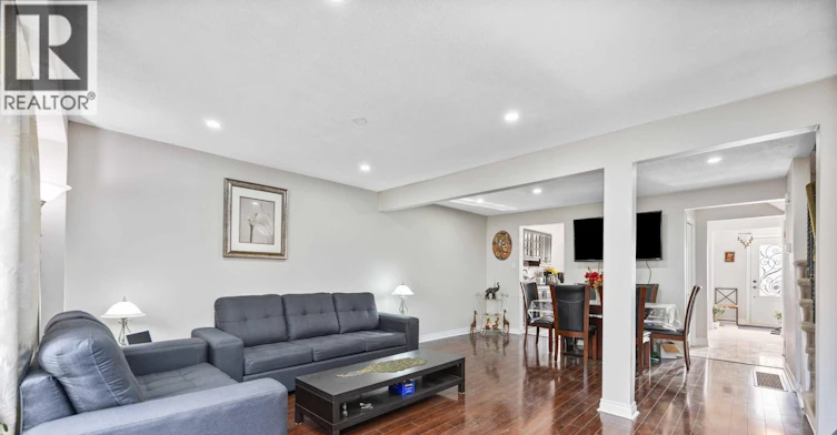 UPPER-3073 Ireson Court, Mississauga, ON, L4T 1N7 - 2