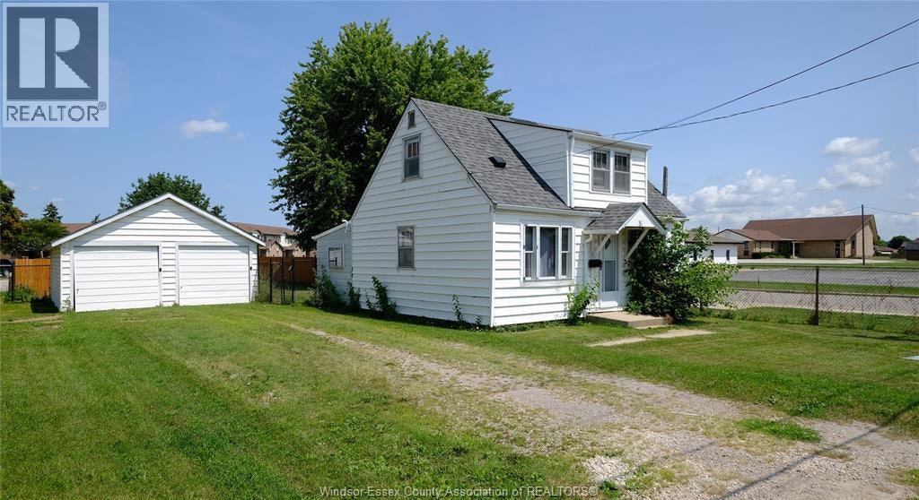 31 Maidstone Avenue East, Essex, ON, N8M 2J3