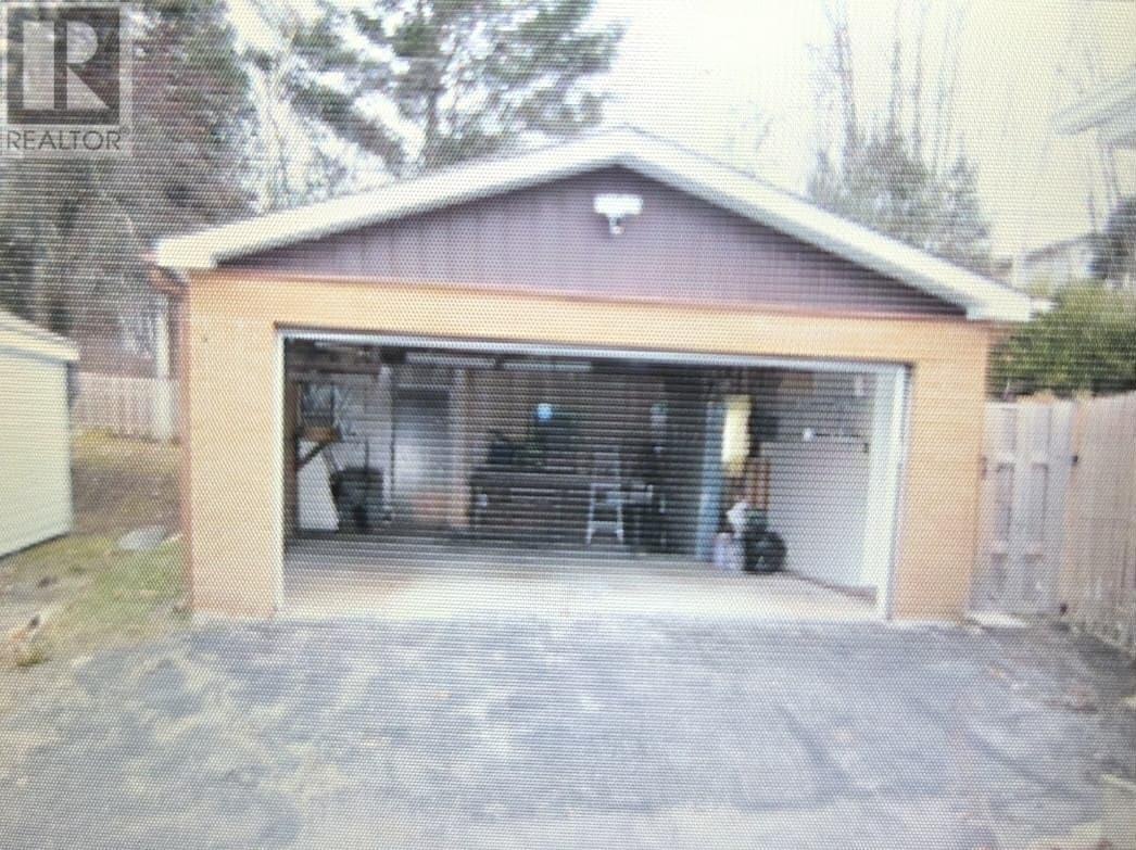 190 Axmith Avenue, Elliot Lake, ON, P5A 1C1 - 2