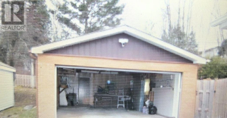 190 Axmith Avenue, Elliot Lake, ON, P5A 1C1 - 2