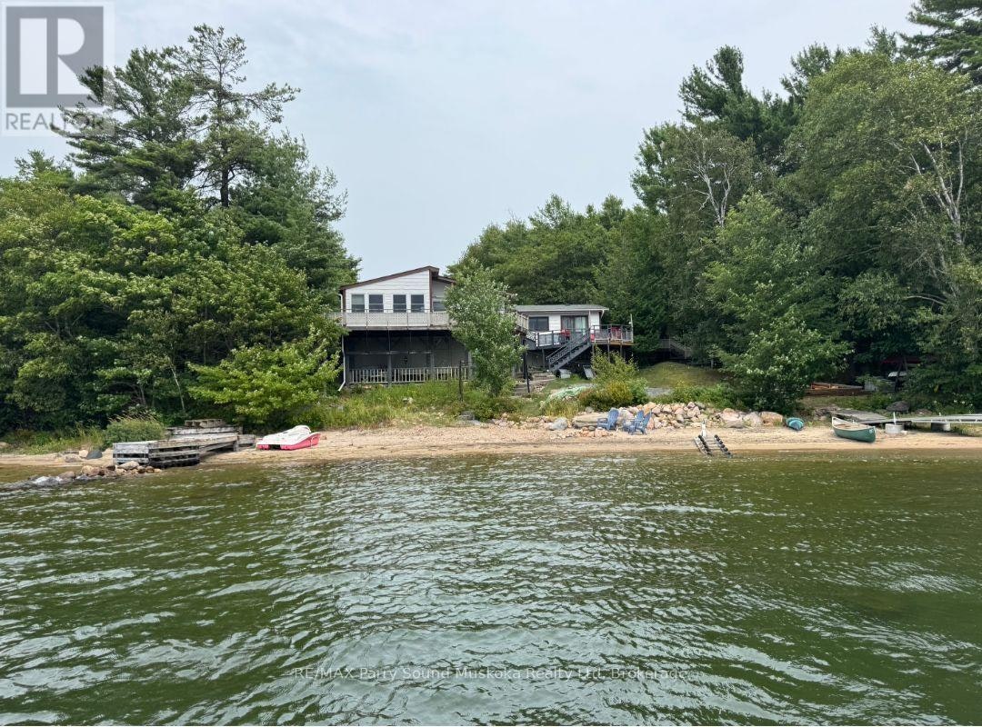 A60-17 Pentecost Island, The Archipelago, ON, P0G 1K0