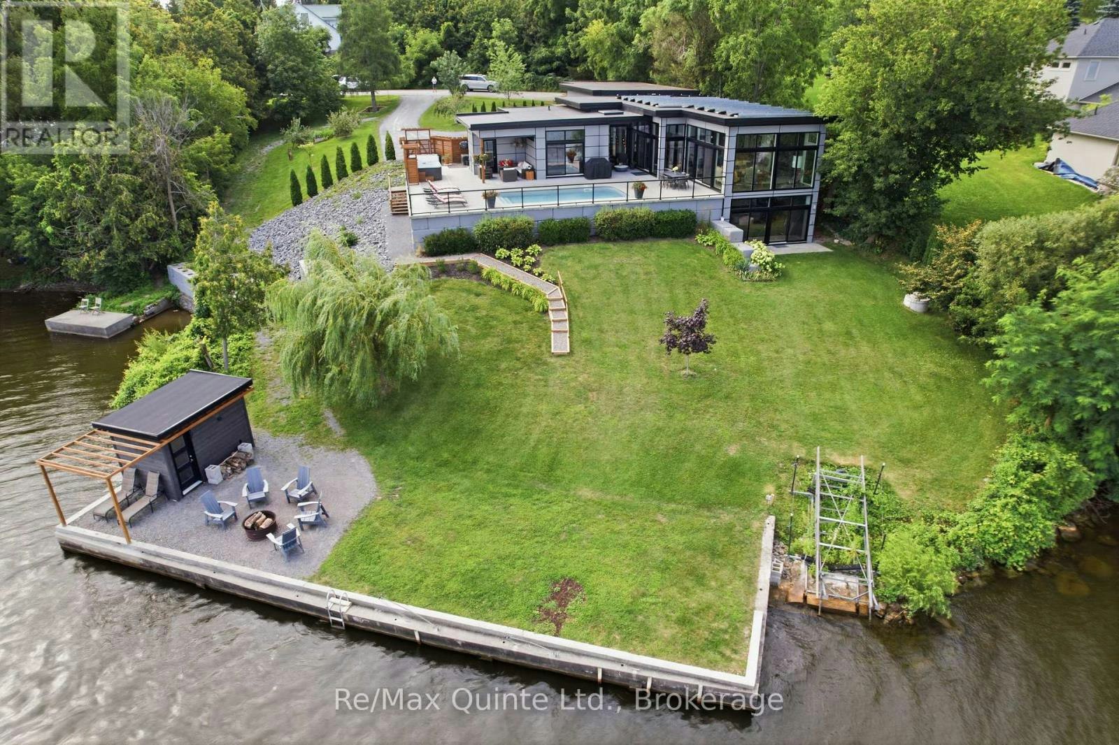 8 Bayview Point Road, Prince Edward County, ON, K8N 4Z1