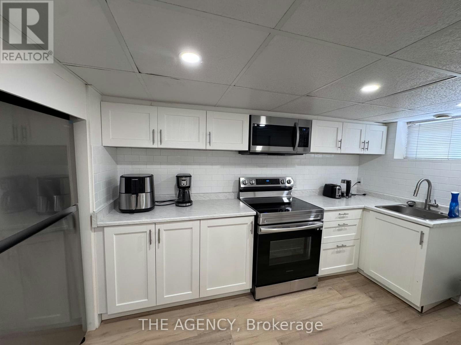 BASEMENT-26 Beaverbrook Avenue, Toronto, ON, M9B 2M9 - 4