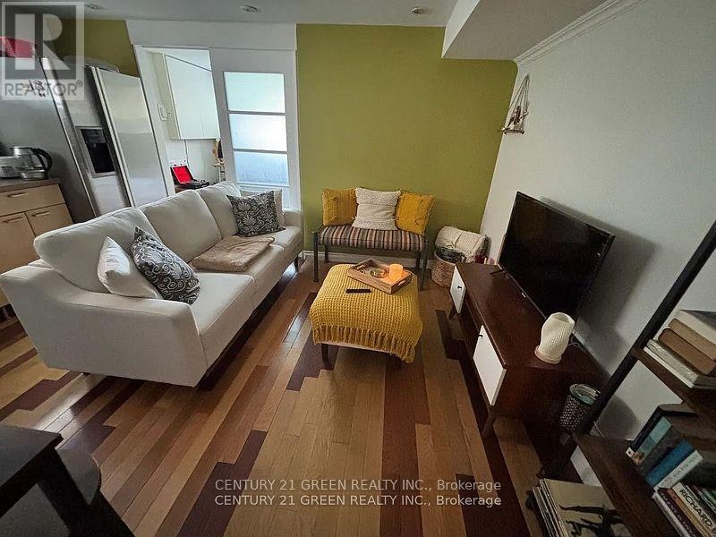 LOWER-28 Jellicoe Avenue, Toronto, ON, M8W 1W1 - 2