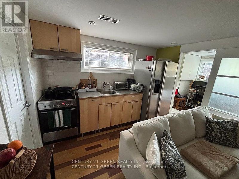 LOWER-28 Jellicoe Avenue, Toronto, ON, M8W 1W1 - 3