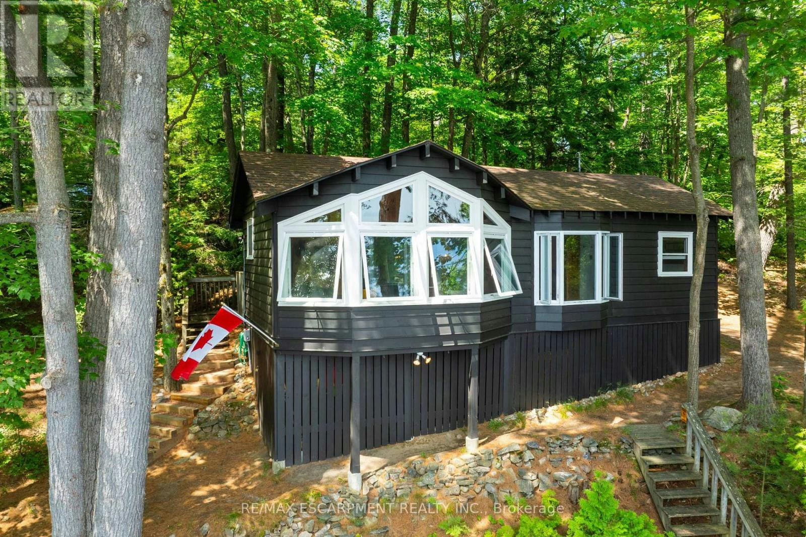 1009 Fogo Street, Muskoka Lakes, ON, P0C 1H0
