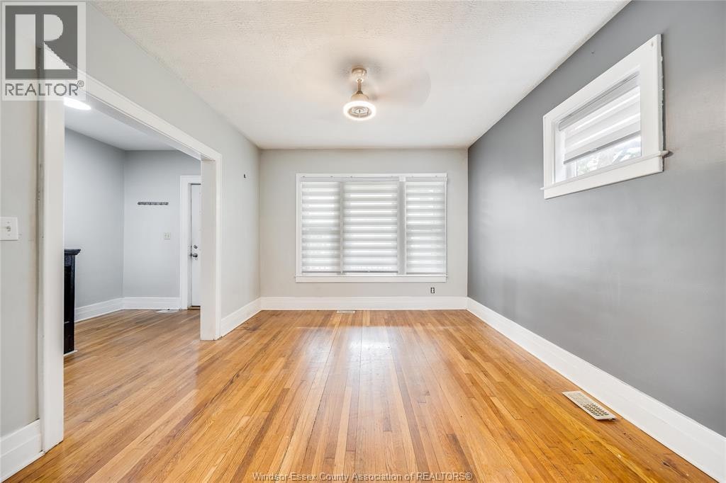 392 Curry Avenue, Windsor, ON, N9B 2B7 - 11