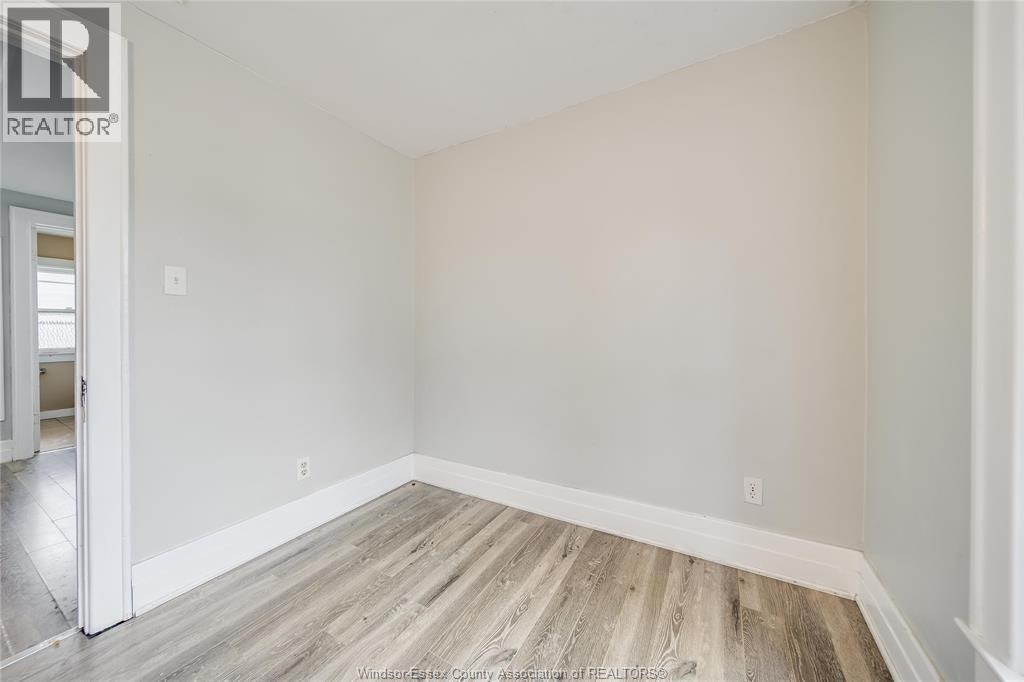 392 Curry Avenue, Windsor, ON, N9B 2B7 - 34