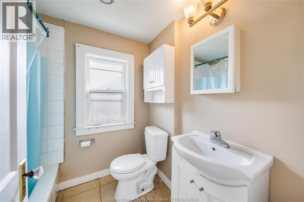 392 Curry Avenue, Windsor, ON, N9B 2B7 - 22