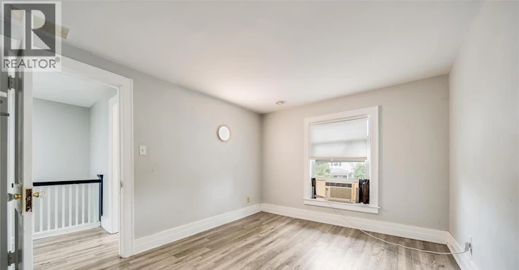 392 Curry Avenue, Windsor, ON, N9B 2B7 - 31