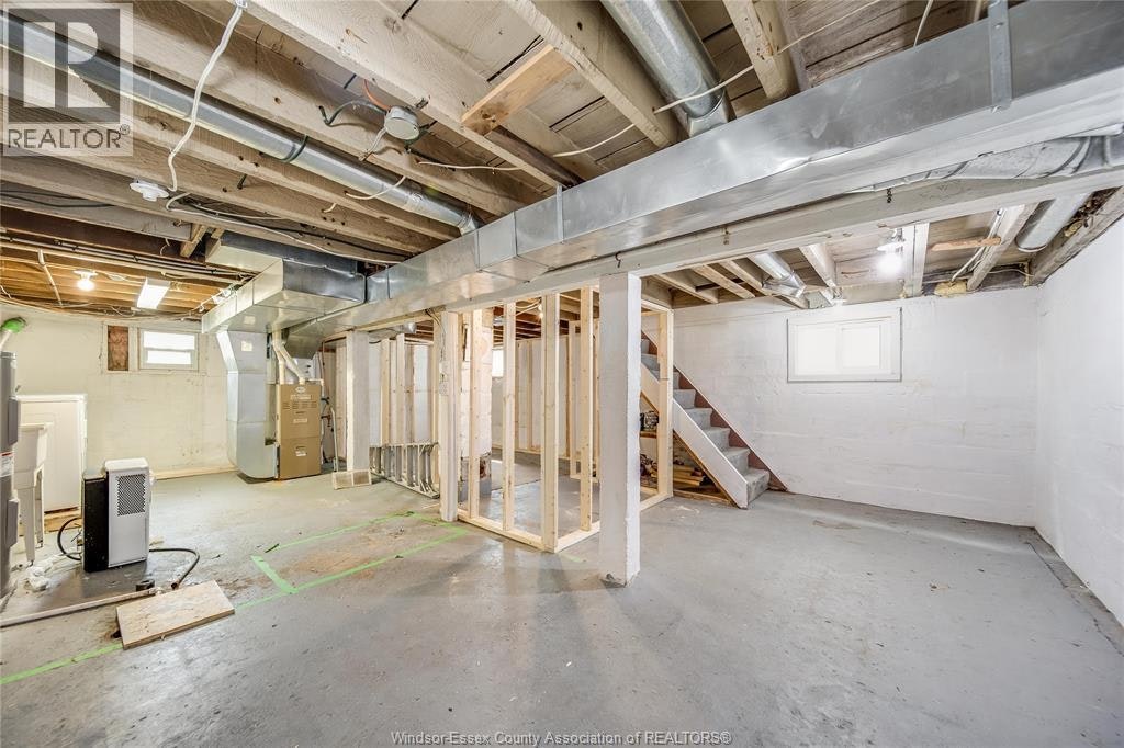 392 Curry Avenue, Windsor, ON, N9B 2B7 - 38