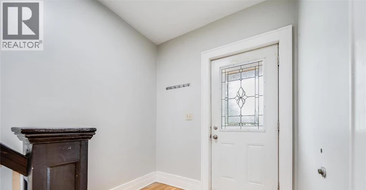 392 Curry Avenue, Windsor, ON, N9B 2B7 - 5