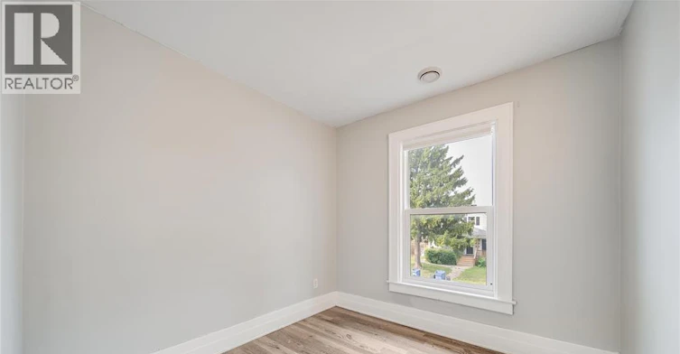 392 Curry Avenue, Windsor, ON, N9B 2B7 - 33