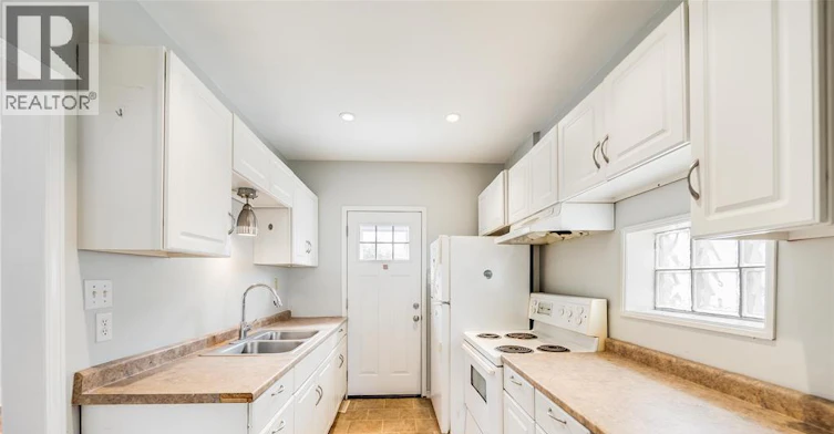 392 Curry Avenue, Windsor, ON, N9B 2B7 - 13