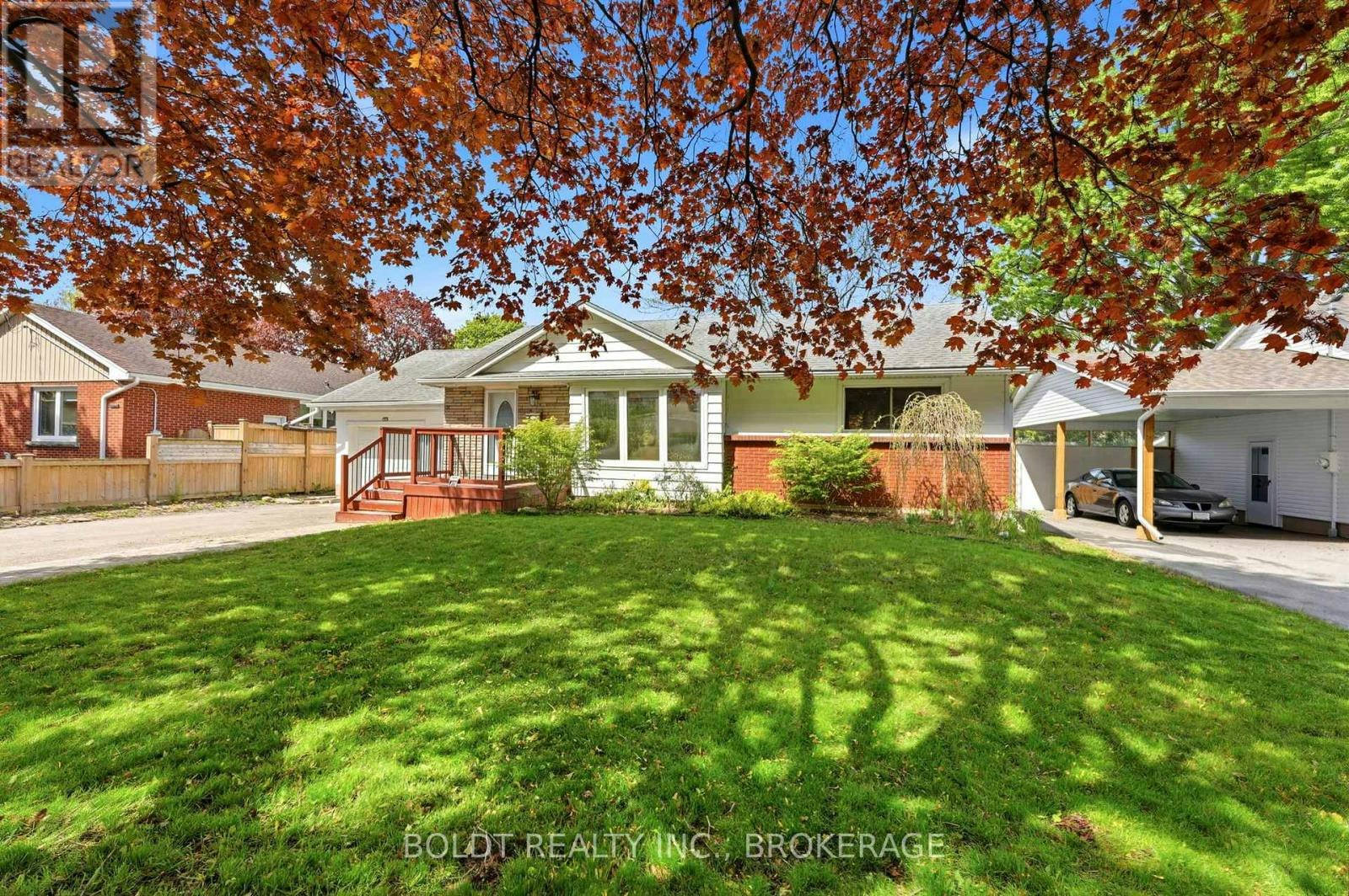 23 Woodelm Drive, St. Catharines, ON, L2M 4N5