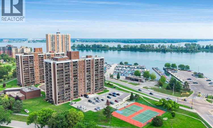 319E-9099 Riverside Drive East