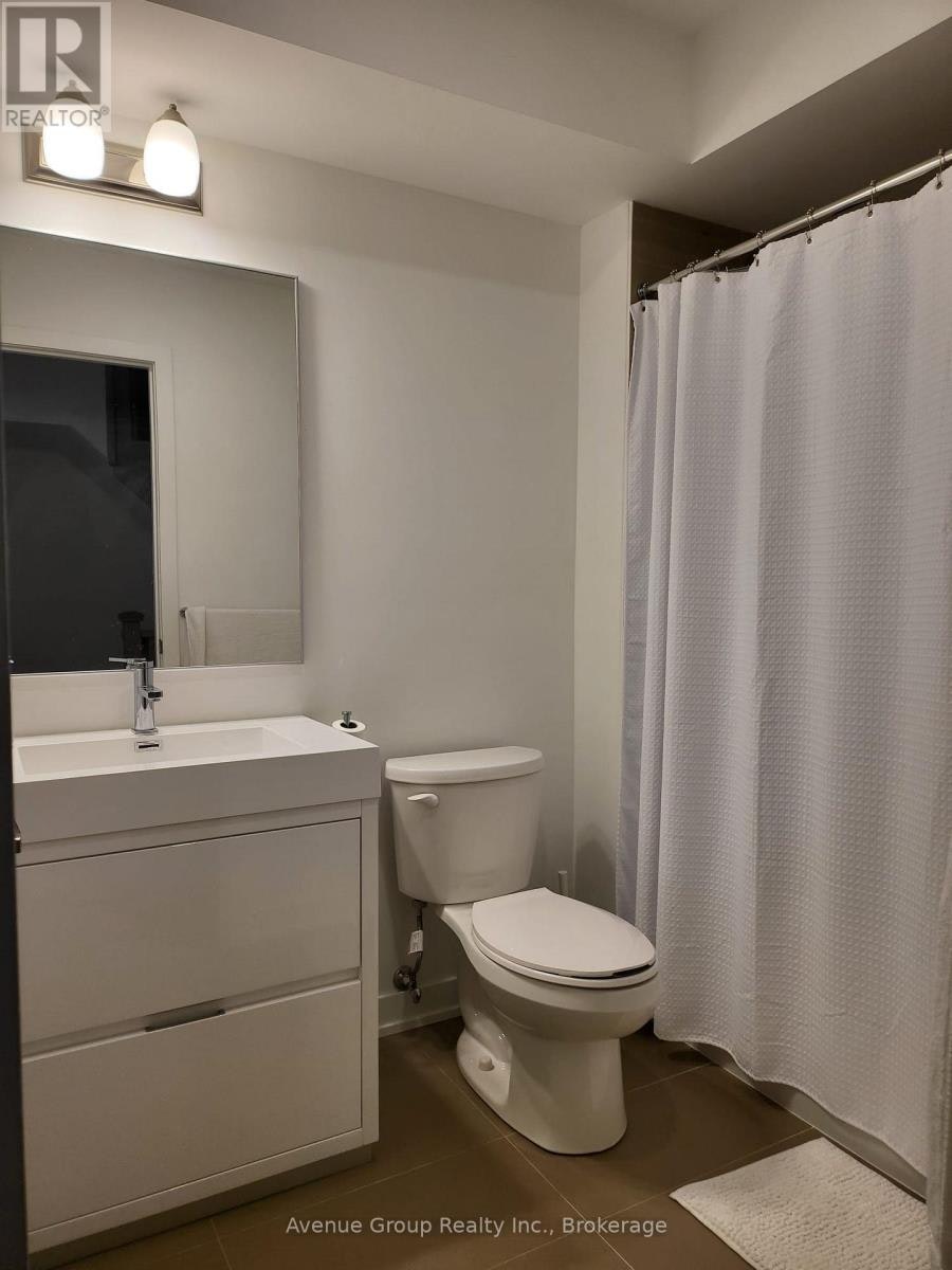 60 Hooyo Terrace, Toronto, ON, M6A 0E2 - 6