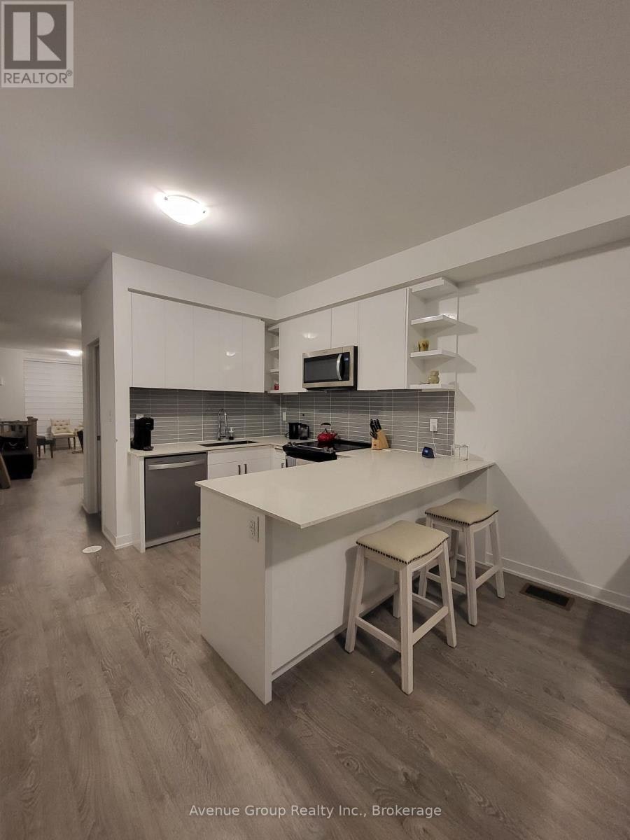 60 Hooyo Terrace, Toronto, ON, M6A 0E2 - 2