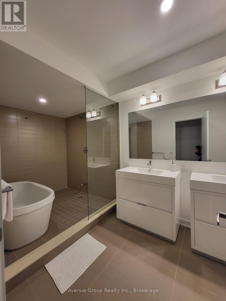 60 Hooyo Terrace, Toronto, ON, M6A 0E2 - 17